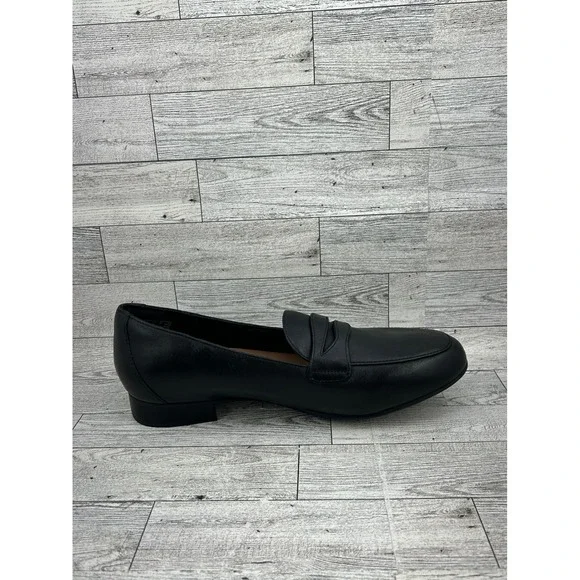 Women's Black Leather Slip-On Penny Loafers - Picture 9 of 13